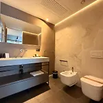 Mari Luxury And Bari