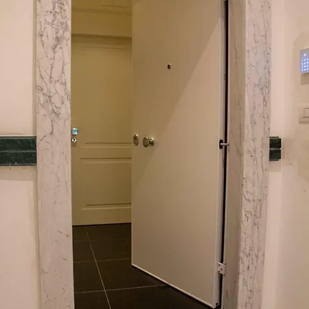 Mari Luxury And בית הארחה בארי