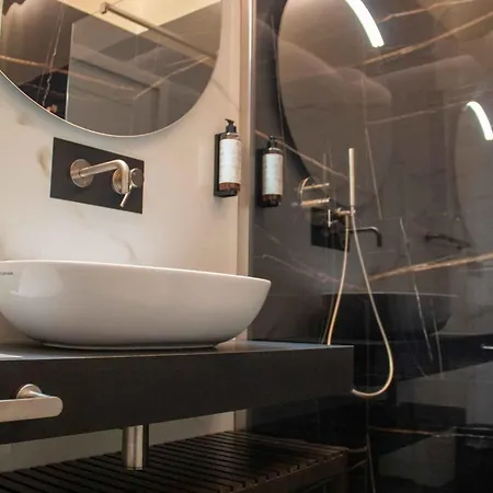 בית הארחה Mari Luxury And 4*