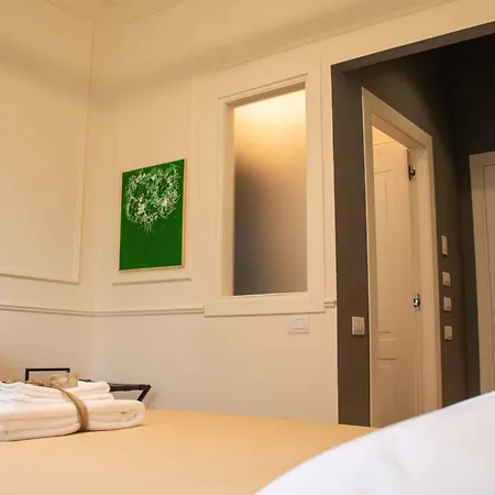 Mari Luxury And בית הארחה בארי