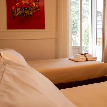 Mari Luxury And Bari