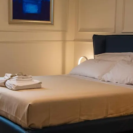 Mari Luxury And בית הארחה