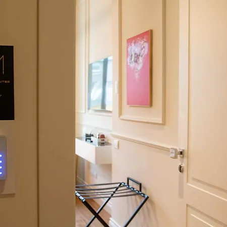 Mari Luxury And בית הארחה