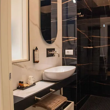 Mari Luxury And 4*