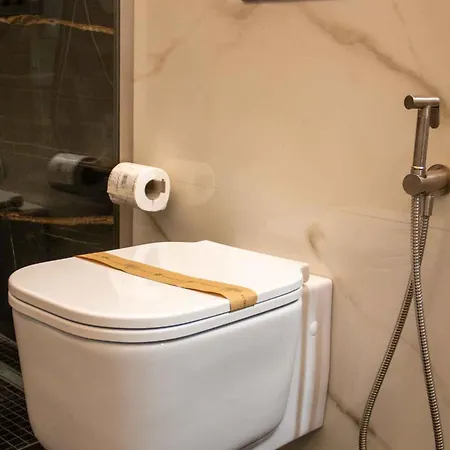 Mari Luxury And 巴里