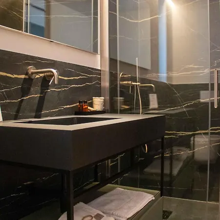 בית הארחה Mari Luxury And בארי