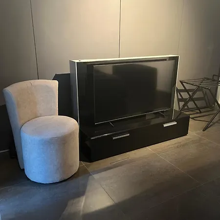 Mari Luxury And בית הארחה