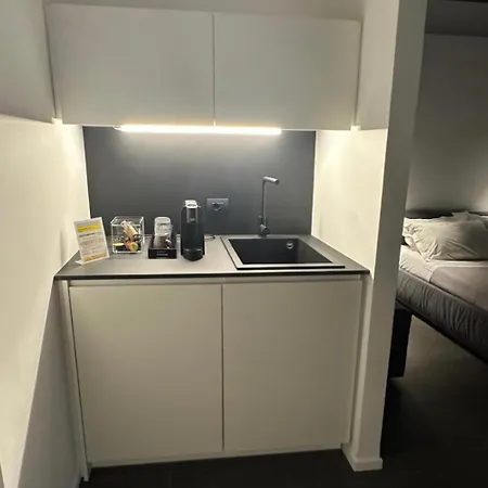 Mari Luxury And בית הארחה