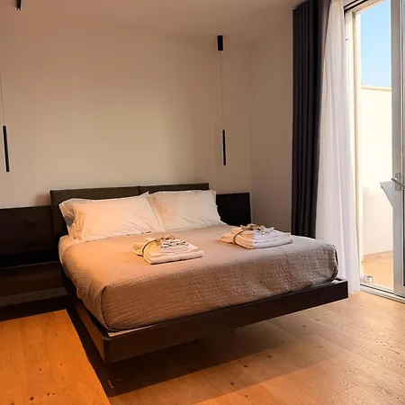 Mari Luxury And Πανσιόν 4*
