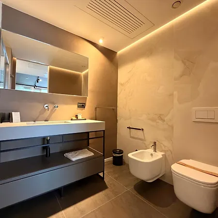 Mari Luxury And 巴里