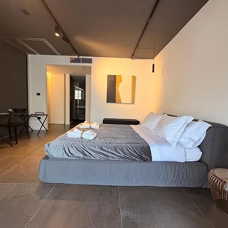 Mari Luxury And Bari