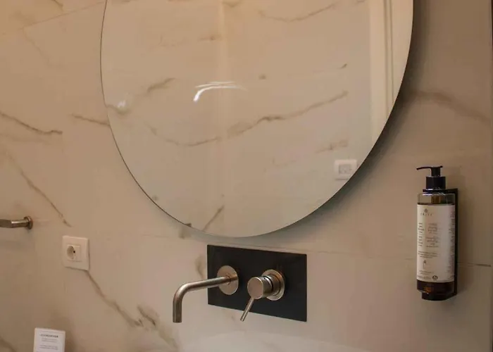 Mari Luxury And Bari