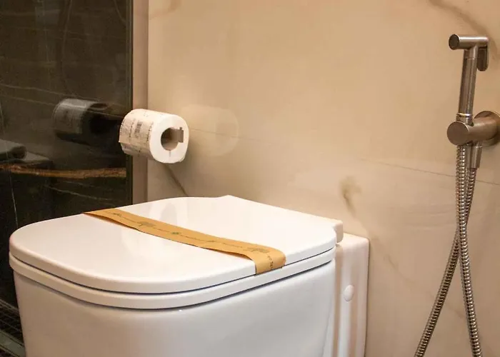 Mari Luxury And باري