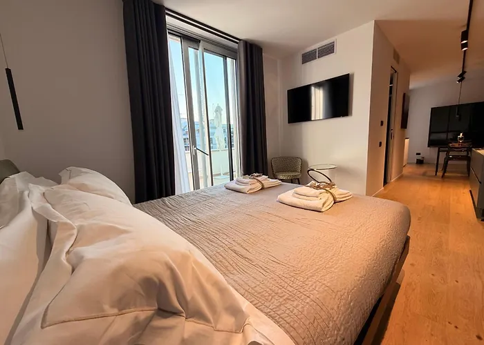 Mari Luxury And ゲストハウス