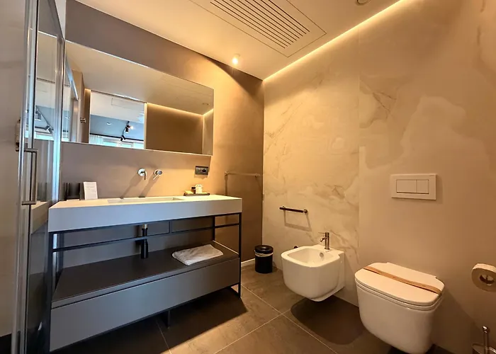 Mari Luxury And バーリ