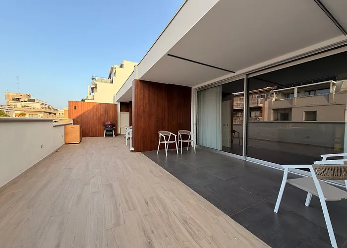 Mari Luxury And ゲストハウス